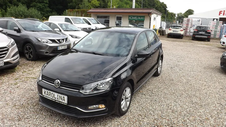 VOLKSWAGEN Polo -