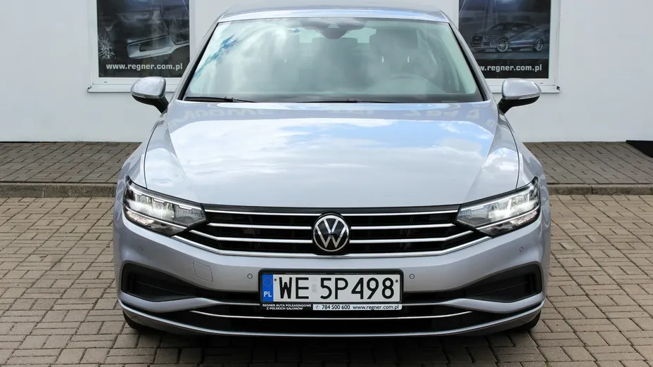 VOLKSWAGEN Passat -