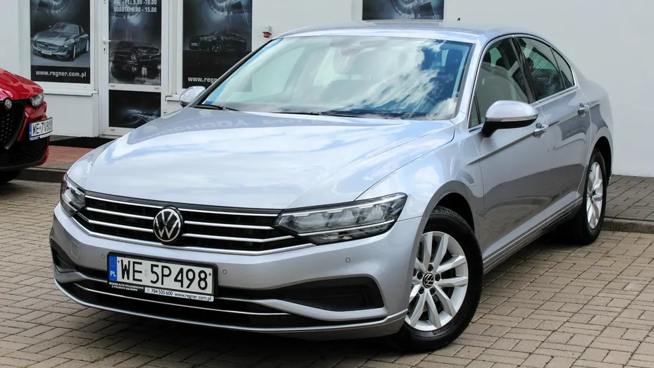 VOLKSWAGEN Passat -