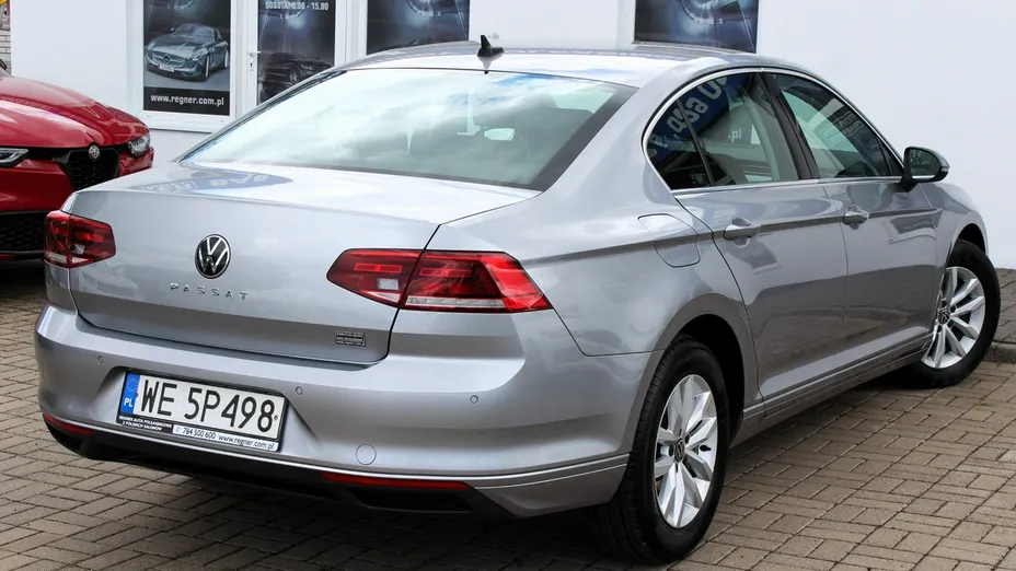 VOLKSWAGEN Passat -