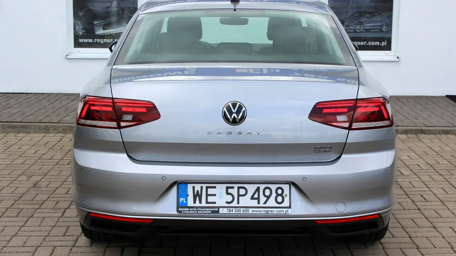 VOLKSWAGEN Passat -