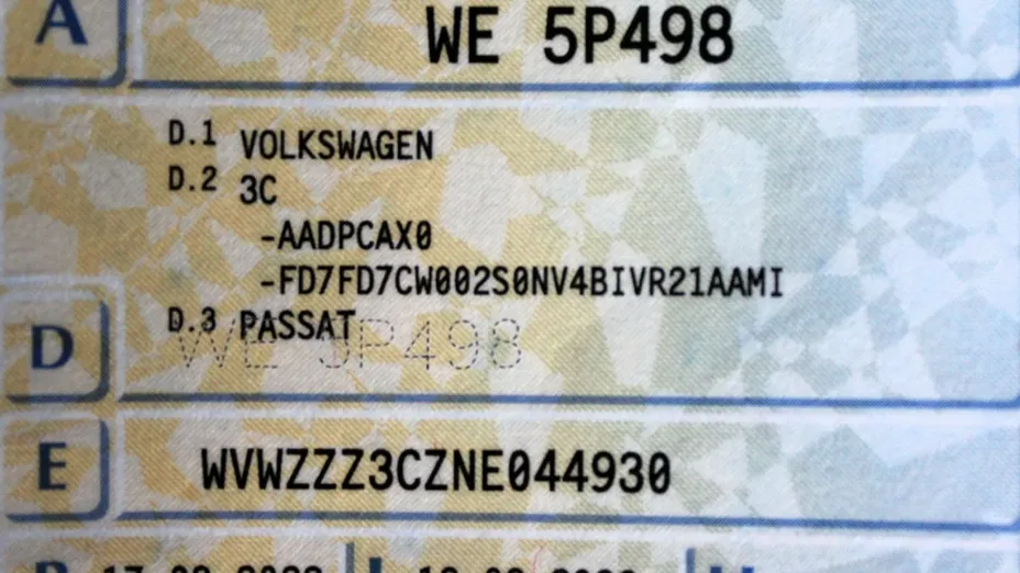 VOLKSWAGEN Passat -