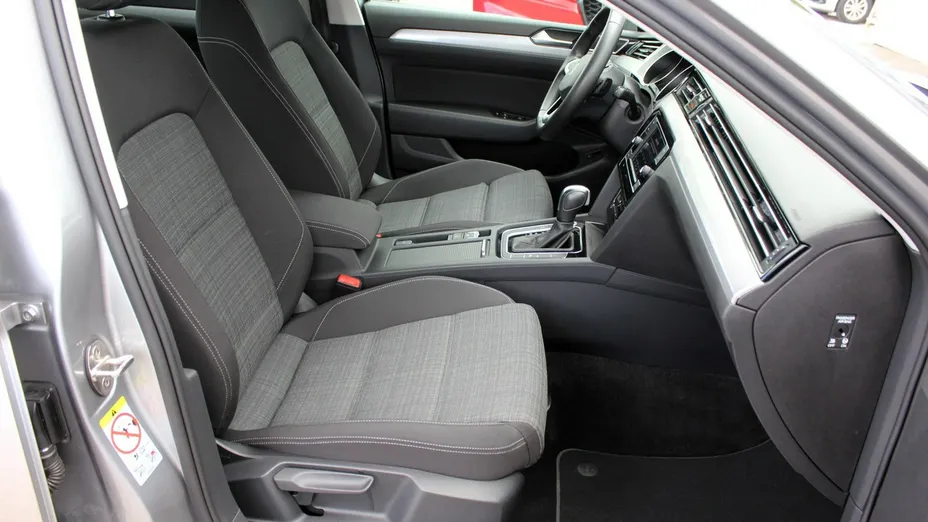 VOLKSWAGEN Passat -