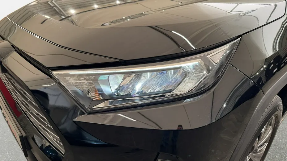 TOYOTA RAV4 -