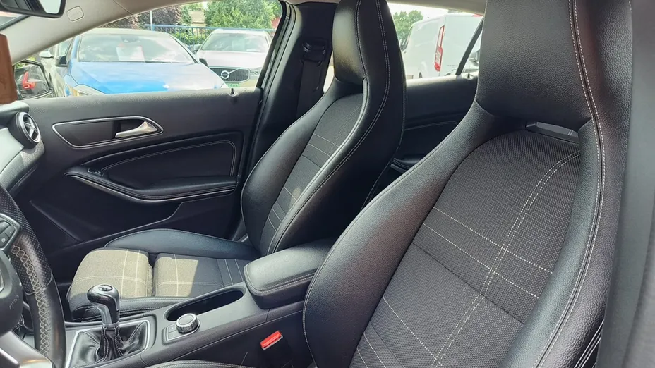 MERCEDES-BENZ GLA -