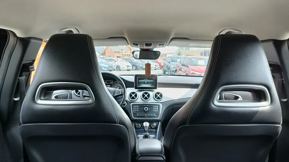 MERCEDES-BENZ GLA -