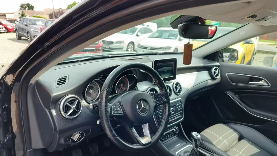 MERCEDES-BENZ GLA -