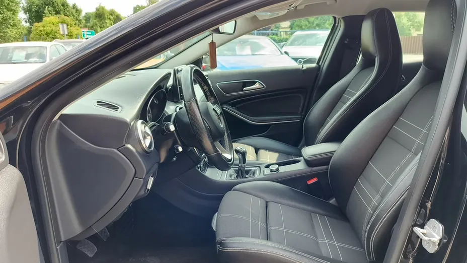 MERCEDES-BENZ GLA -