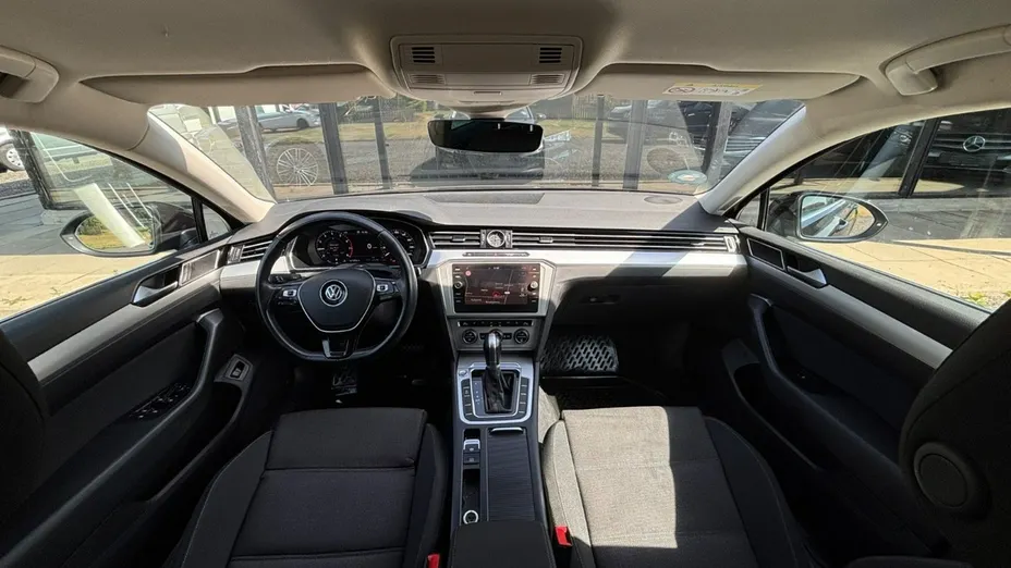 VOLKSWAGEN Passat -