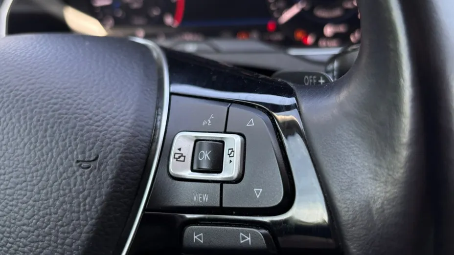 VOLKSWAGEN Passat -