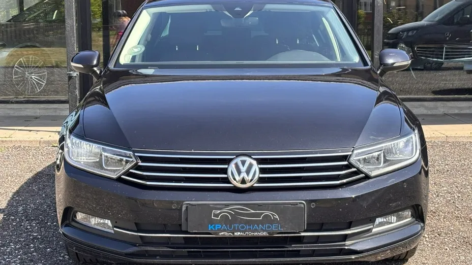 VOLKSWAGEN Passat -