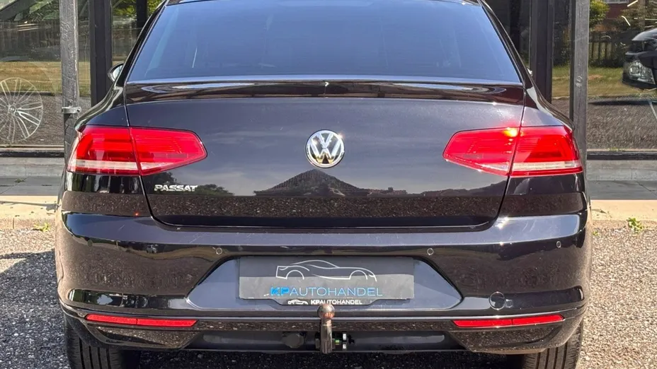 VOLKSWAGEN Passat -