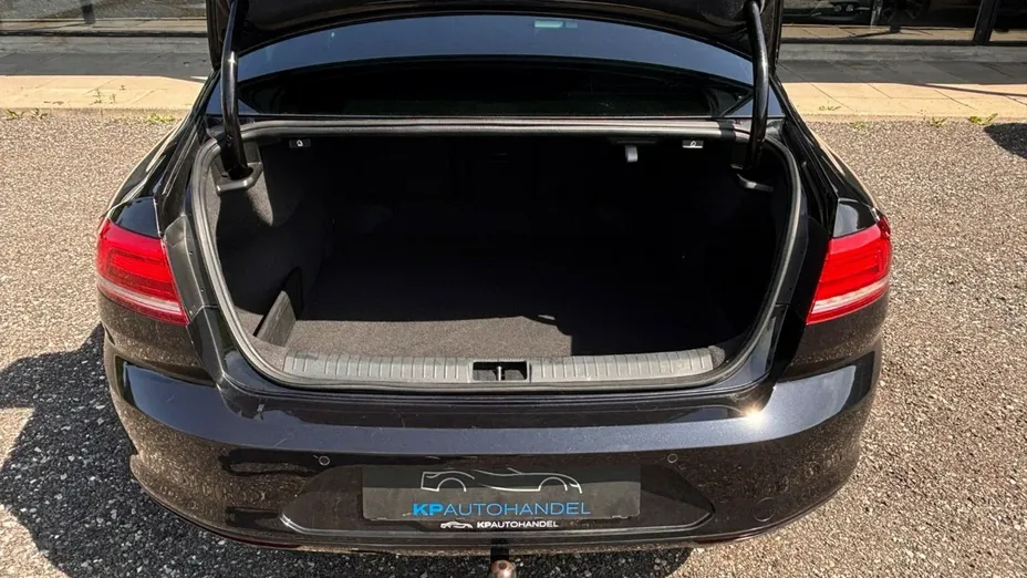 VOLKSWAGEN Passat -