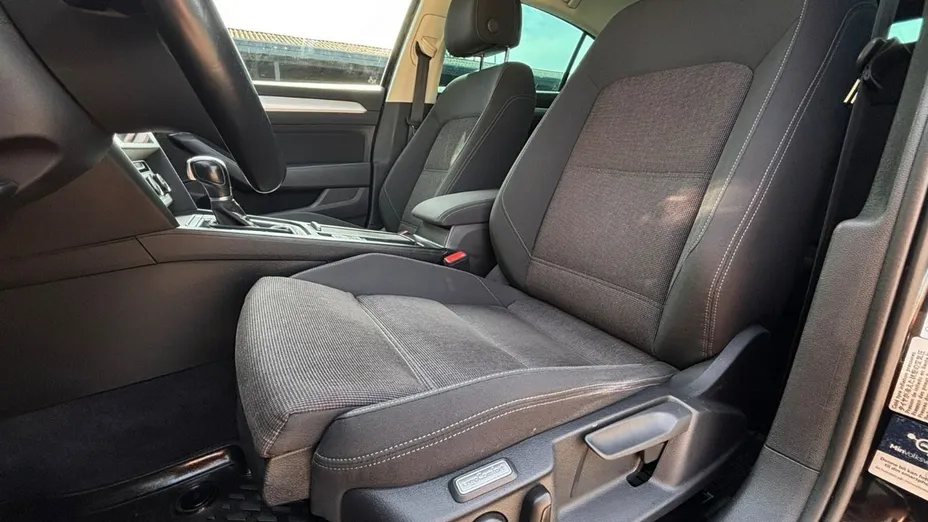 VOLKSWAGEN Passat -