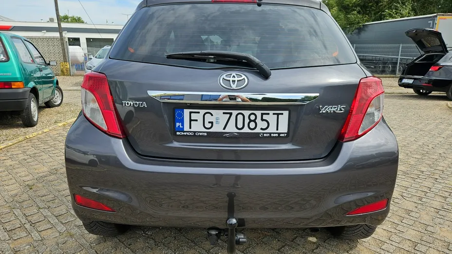 TOYOTA Yaris -