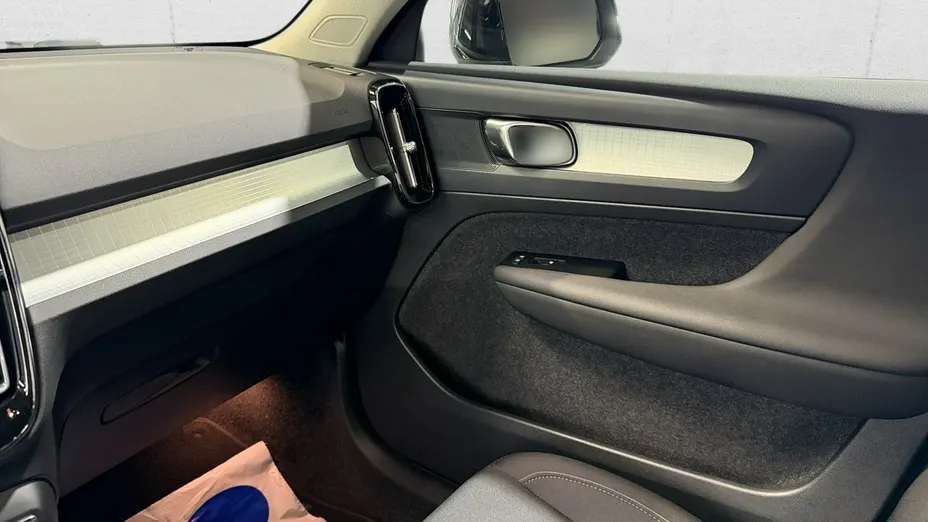 VOLVO XC40 -