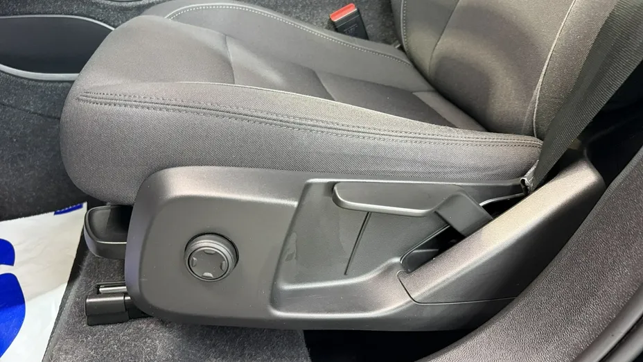 VOLVO XC40 -