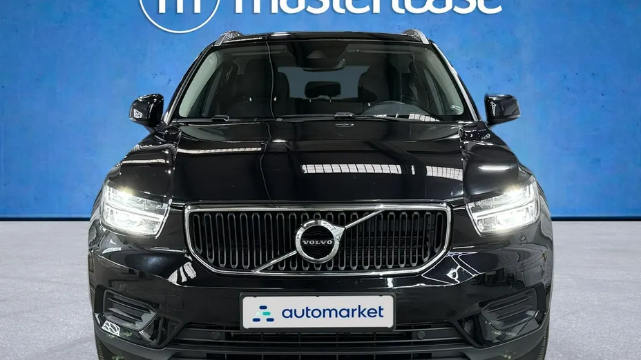VOLVO XC40 -
