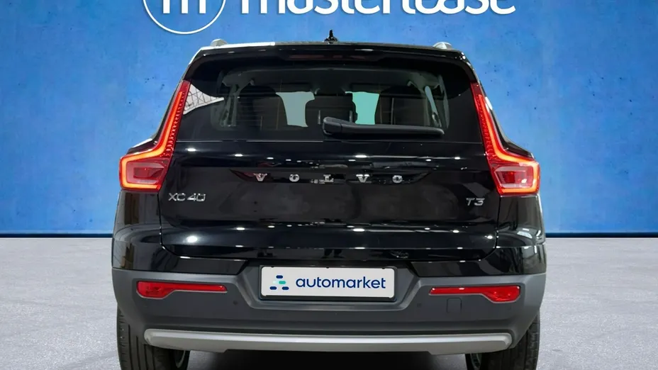 VOLVO XC40 -