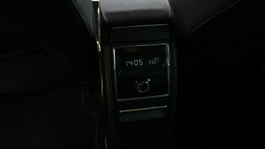 SKODA Superb -