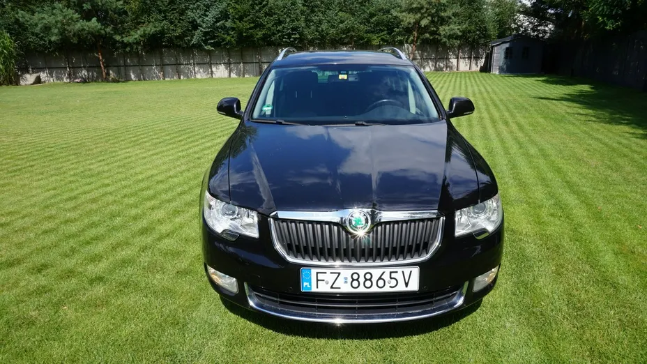SKODA Superb -