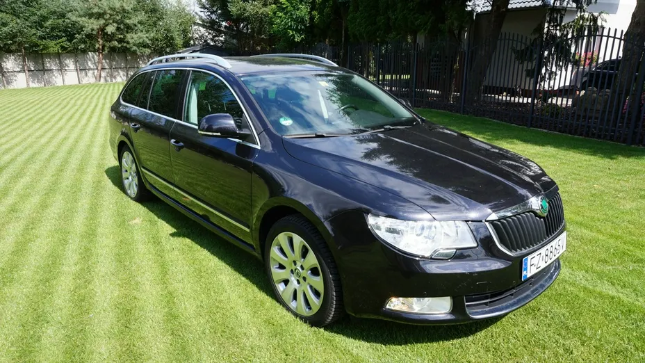 SKODA Superb -
