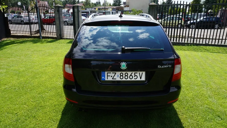 SKODA Superb -