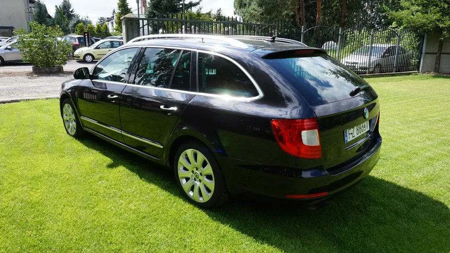 SKODA Superb -