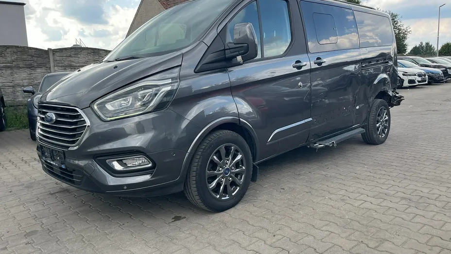 FORD Tourneo Custom -