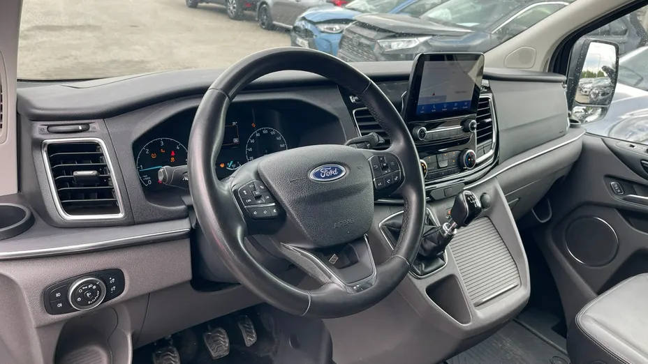 FORD Tourneo Custom -