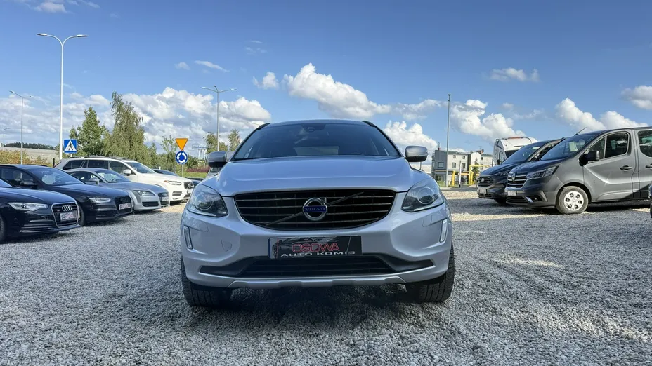 VOLVO XC60 -