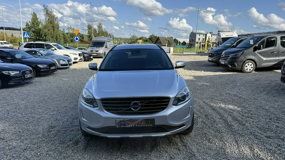 VOLVO XC60 -