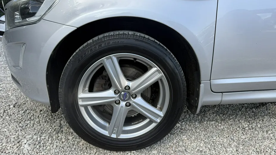 VOLVO XC60 -