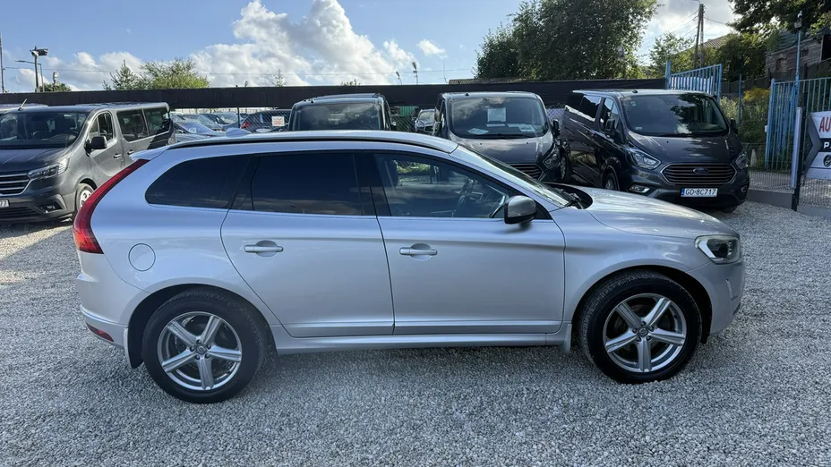 VOLVO XC60 -