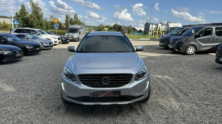 VOLVO XC60 -