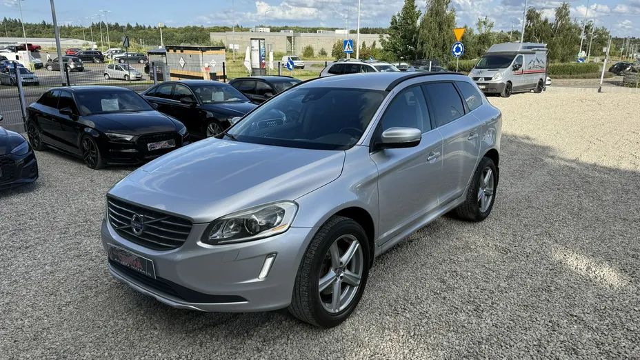 VOLVO XC60 -