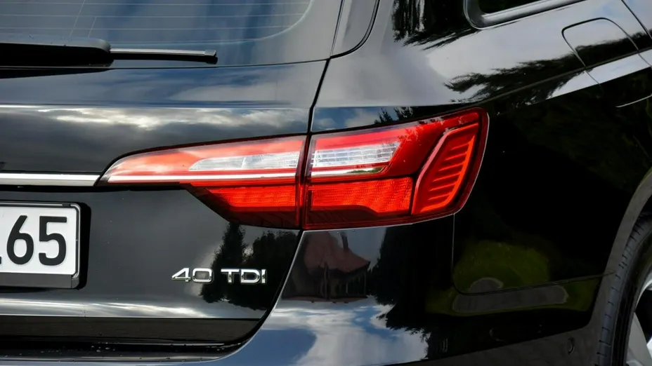 AUDI A4 -