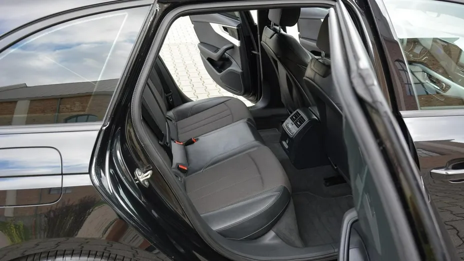 AUDI A4 -