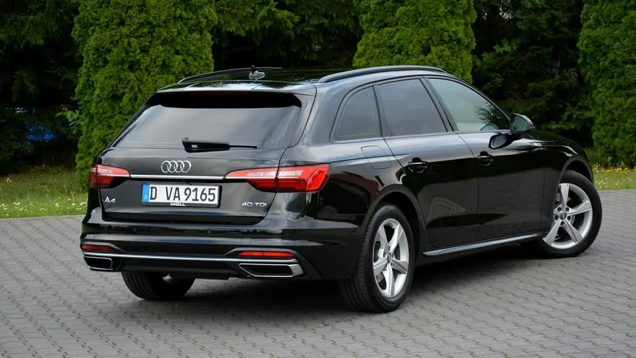 AUDI A4 -