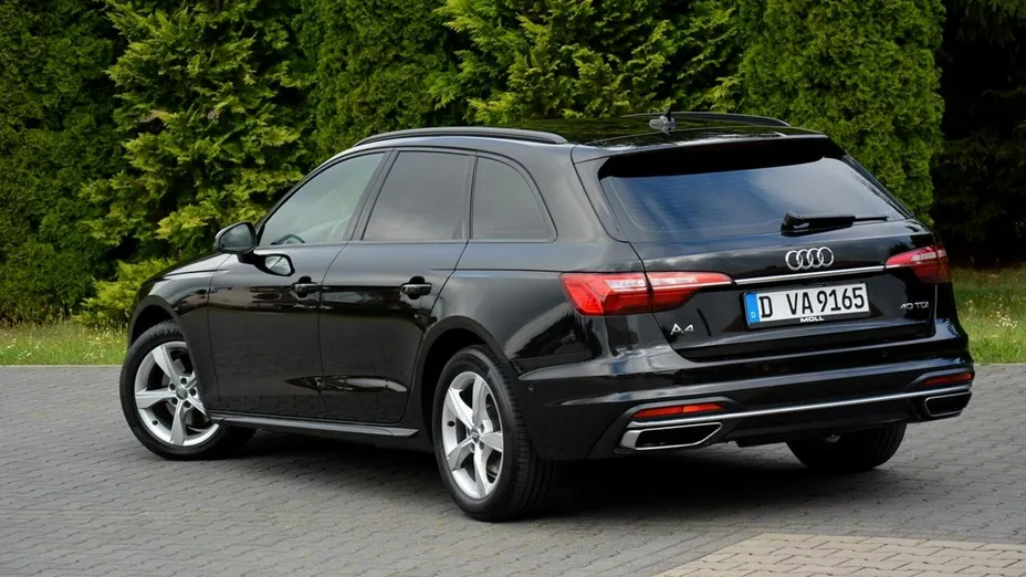 AUDI A4 -