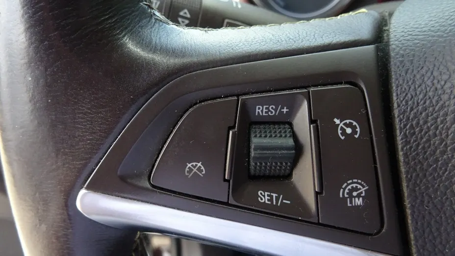 OPEL Mokka -