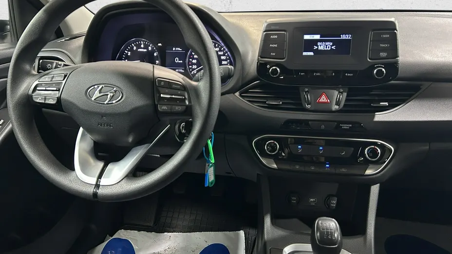 HYUNDAI i30 -