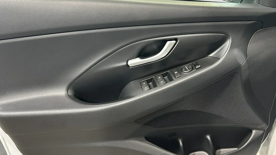 HYUNDAI i30 -