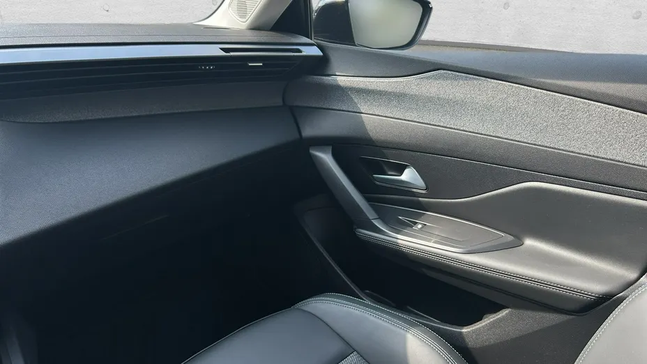 PEUGEOT 308 -