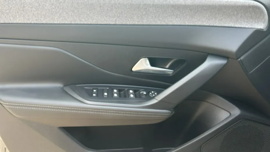 PEUGEOT 308 -