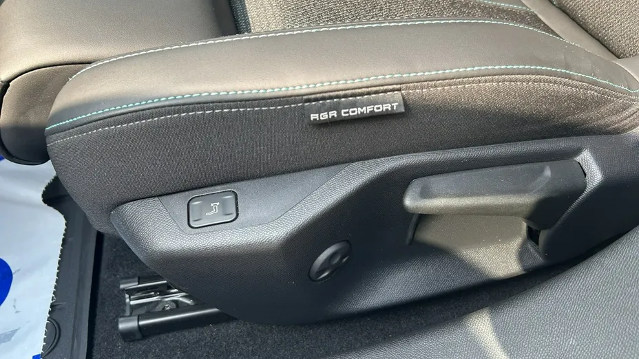 PEUGEOT 308 -