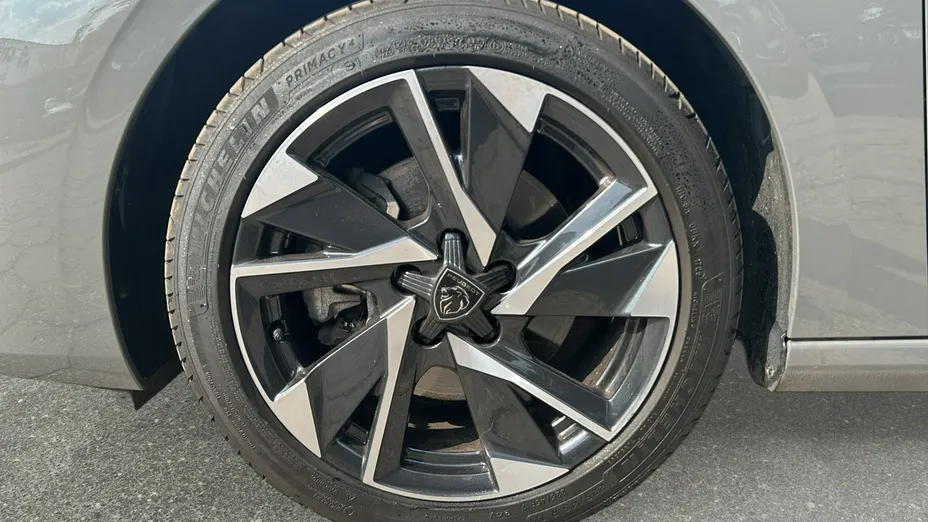 PEUGEOT 308 -