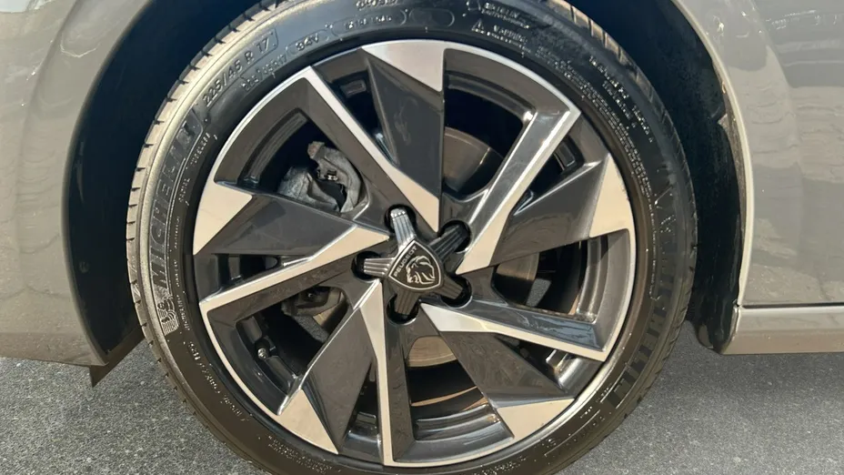 PEUGEOT 308 -