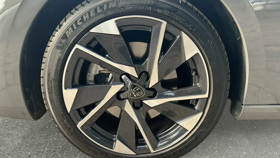 PEUGEOT 308 -
