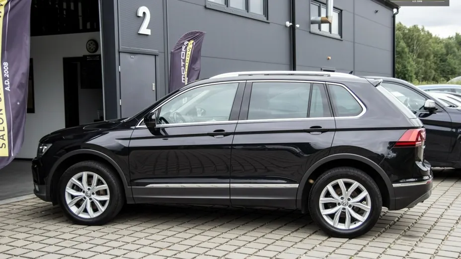 VOLKSWAGEN Tiguan -